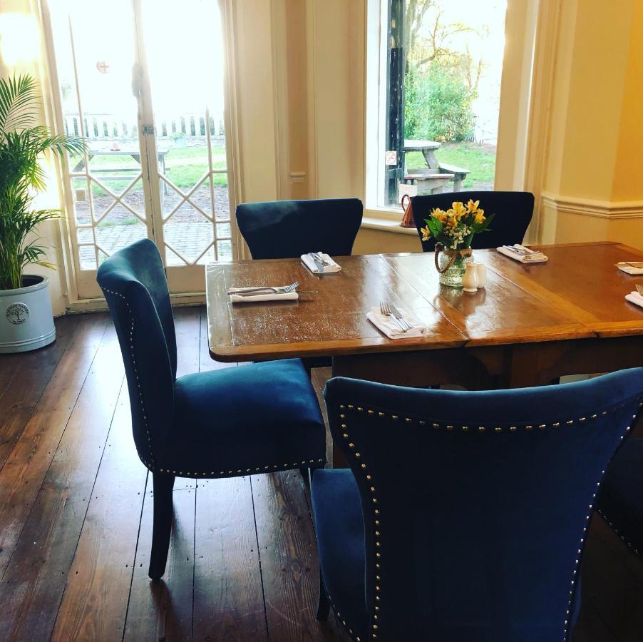 The Alverbank Hotel Gosport Dış mekan fotoğraf